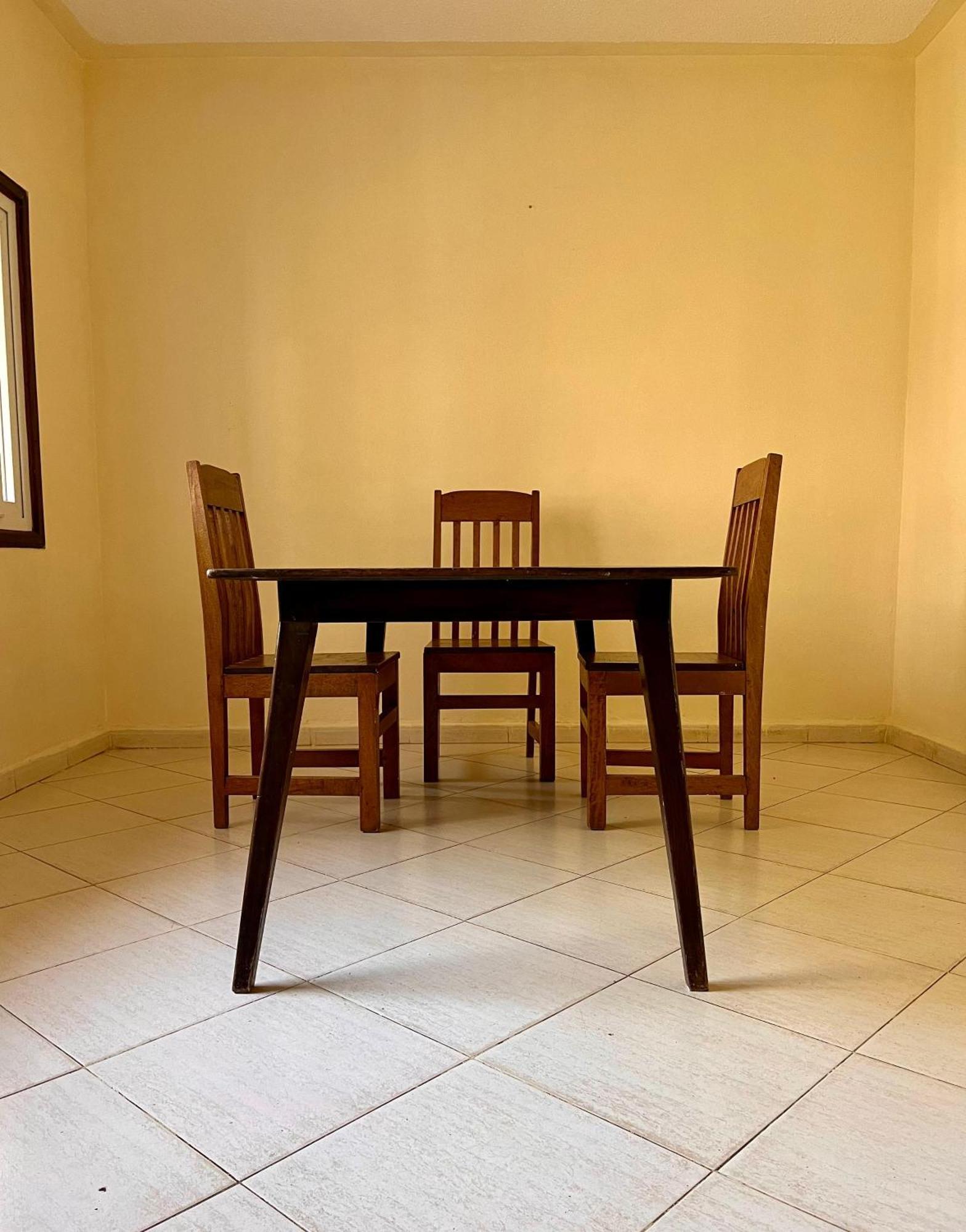 Akogo House - Bnb , Hostel, Backpackers & Volunteer Center Mombasa Exterior photo